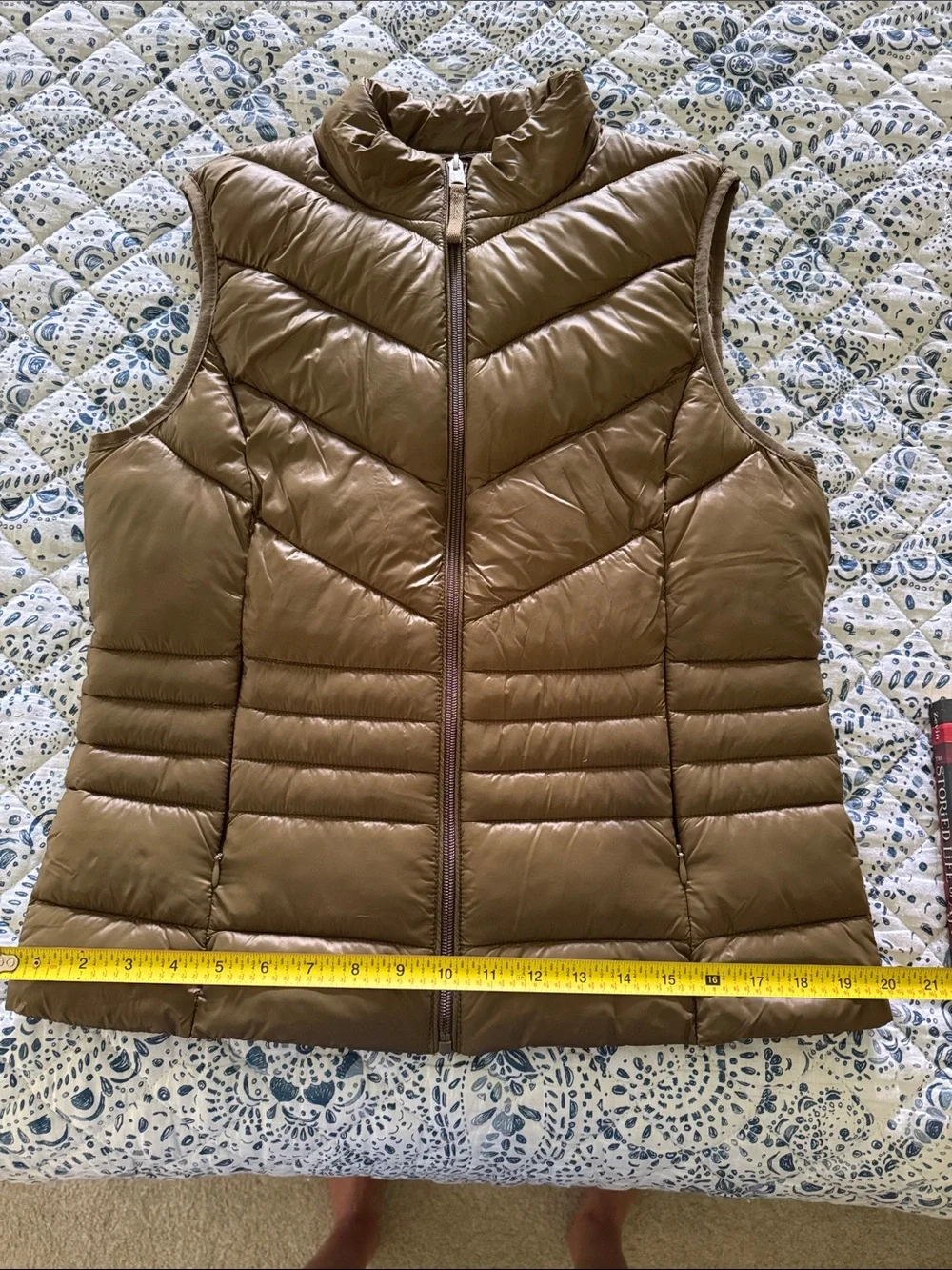 Women's Quilted Olive Puffer Vest - Sleeveless Zip Front